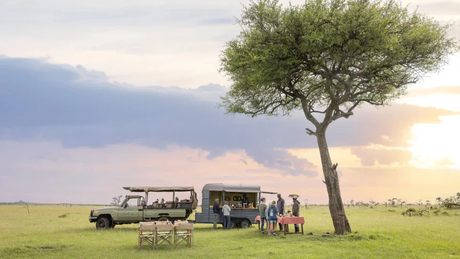 Naboisho Camp · Sundowners