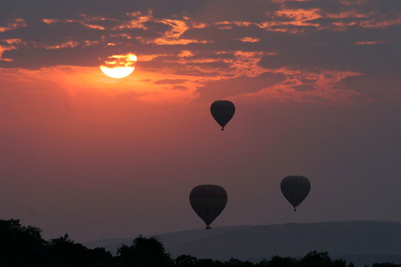 Hot air balloon over the Masai Mara at dawn