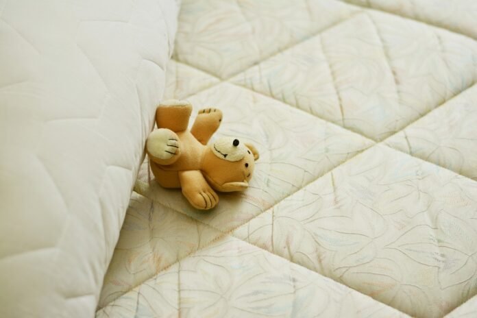 mattress-2489612_1280 Travel Air Mattress