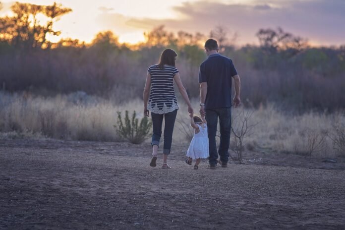 toddler traveling with parents toddler traveling with parents